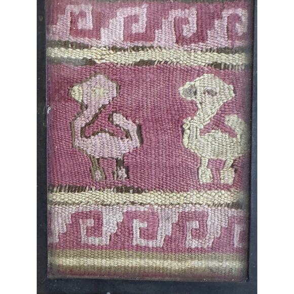 Vintage Rosewood Box with Pre
Columbian Fabric in Glass - Picture 9 of 10